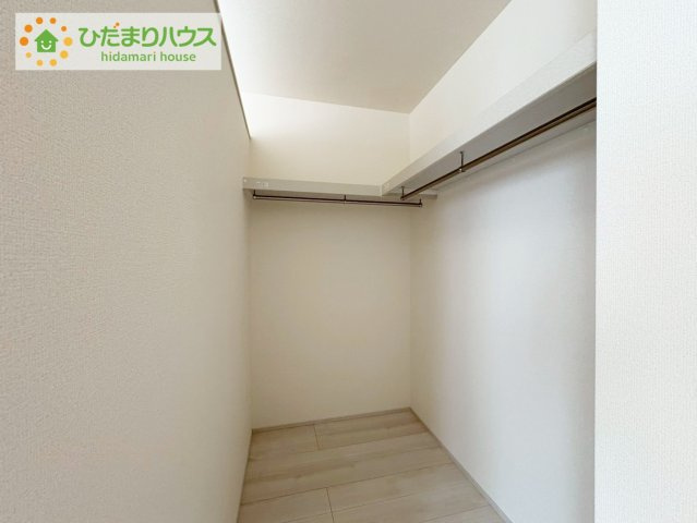 ひたちなか足崎19期　新築戸建　2号棟の収納|バルコニーに面していて、たっぷり光りの入る明るい主寝室です！