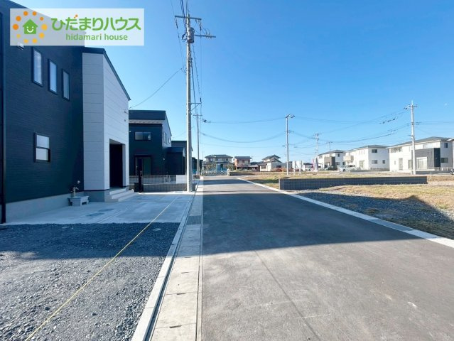 ひたちなか足崎19期　新築戸建　2号棟の前面道路含む現地写真|前面道路幅6ｍ☆車の出入りもラクラクできちゃいます(^^♪