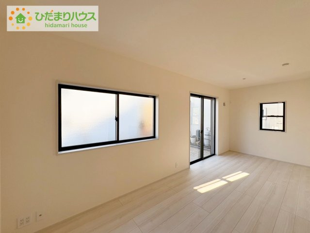ひたちなか足崎19期　新築戸建　2号棟の居間・リビング|お子様が元気に遊べる広々としたリビングです。