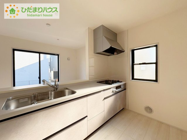 ひたちなか足崎19期　新築戸建　2号棟のキッチン|新婚さんにおすすめ！おしゃれなカウンターキッチンのあるLDKです(#^^#)