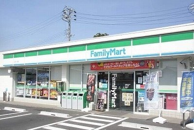 グリーンシャトーＫ＆Ｓ　Ａの周辺|ファミリーマート三河一宮店様まで360m
