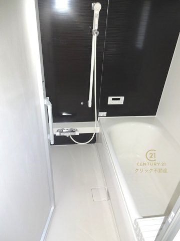 Cradlegarden　 笠間市笠間　第3　1の前面道路含む現地写真|並列駐車可能で車庫入れラクラク♪同メーカー完成物件の内覧、気になる他の物件と合わせての現地ご案内も可能です。HPから、またお電話でも、お気軽にお問い合わせください。

