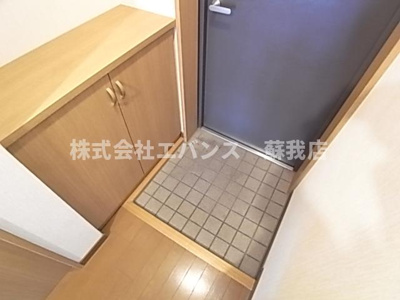 【玄関】 | ユーフォニー市原 | 落ち着いたシューズボックス付きの玄関です