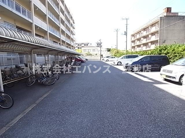 【駐車場】 | ユーフォニー市原 | 車をお持ちの方に嬉しい駐車場付きの物件です