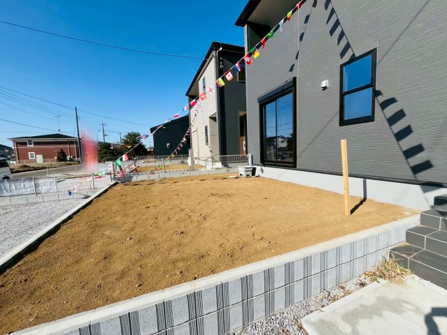 【Livele Garden】　結城郡八千代町東原　全3邸の庭|〇３号棟　庭〇
陽当たりの良いお庭でBBQやガーデニングを楽しむことができます♪
2026年2月撮影