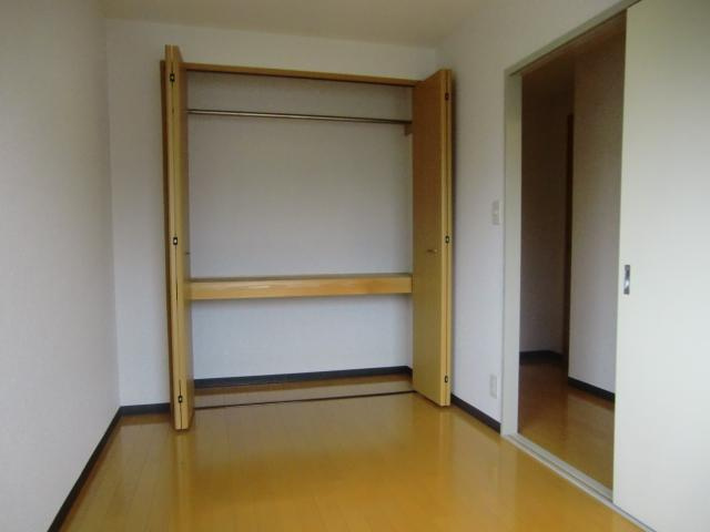 西沢マンションの収納|たっぷりとした収納スペースです