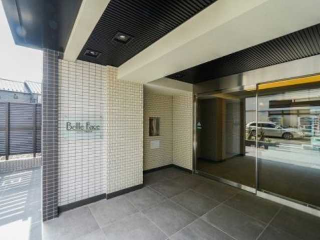 エトワール駒沢大学　南東向き　オートロック　常時ゴミ出し可のエントランス