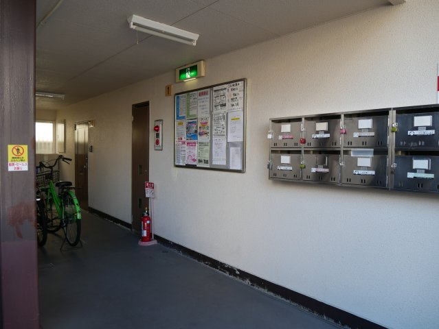 【エントランス】 | ローレルハイツ