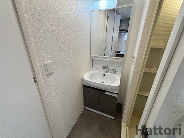 Dimus新大阪の独立洗面台