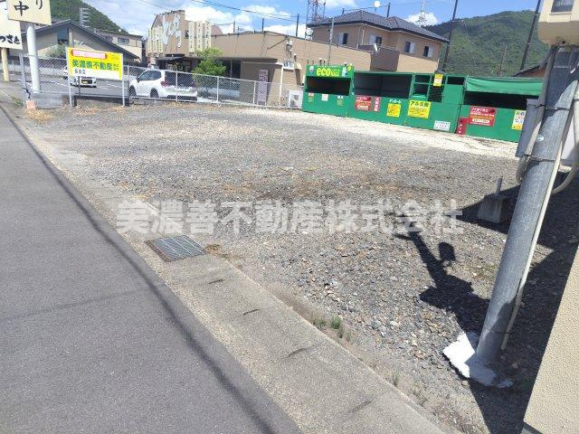 ６５７１１　岐阜市八代土地の外観