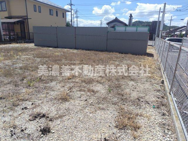 ６５７１１　岐阜市八代土地の外観