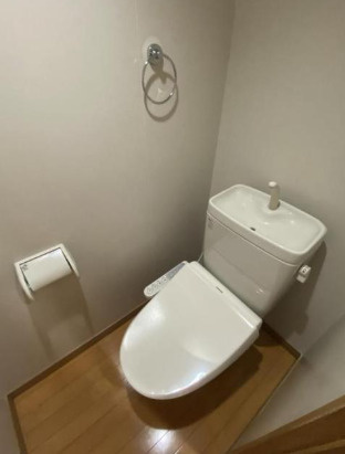 シャント国分のトイレ|快適な温水洗浄便座トイレです
