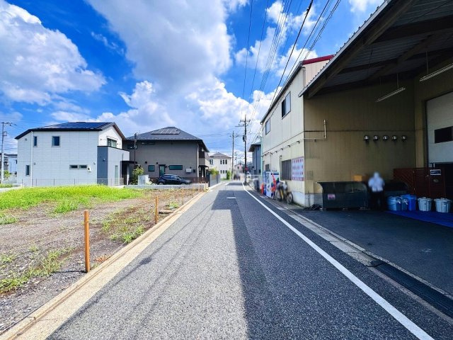 【前面道路含む現地写真】 | 練馬区高松6丁目　建築条件無売地　全5区画　（成増店） | 駅前に充実した商業施設