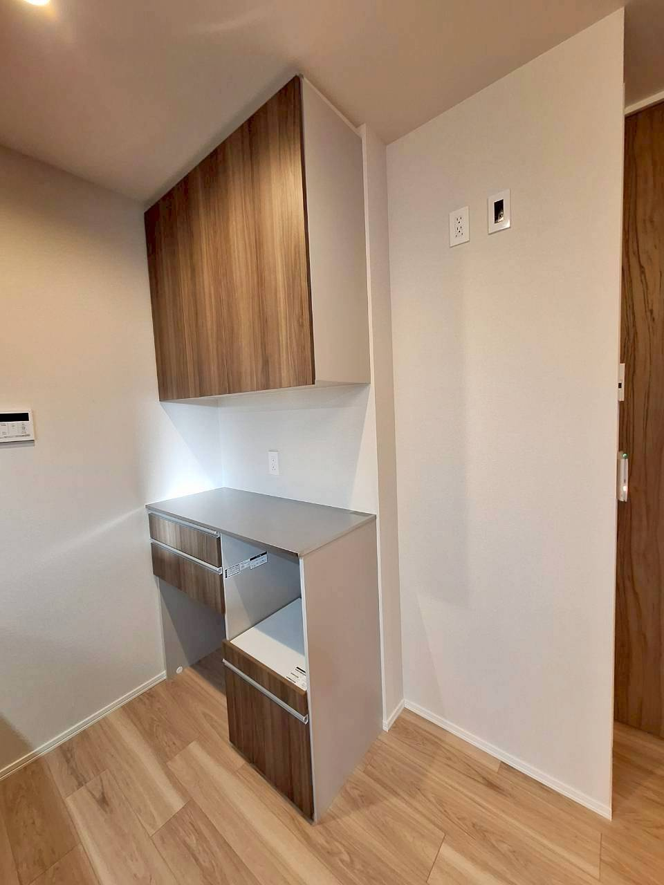 Ｌｅ　Ｌｉｅｎのその他|★備え付け食器棚★