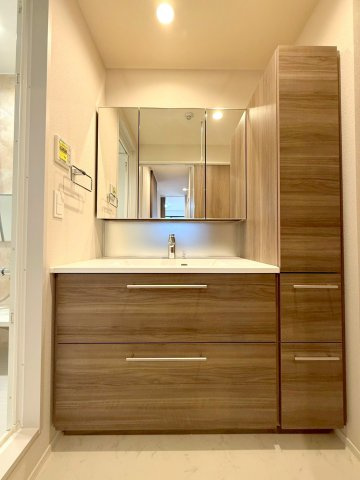 Ｌｅ　Ｌｉｅｎの独立洗面台|★収納たっぷりのシャンプードレッサー★