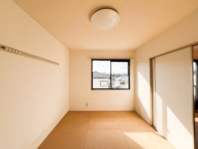 エスポアール翠 A棟の洋室