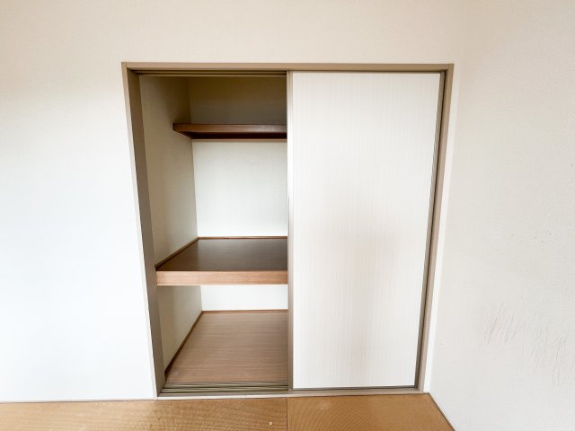 エスポアール翠 A棟の収納