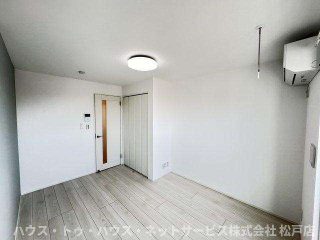 ソルブラン松戸の洋室
