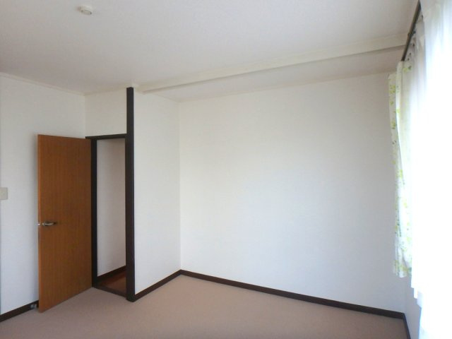 宝梅　中川邸の洋室|個人の部屋や寝室として使える洋室です
