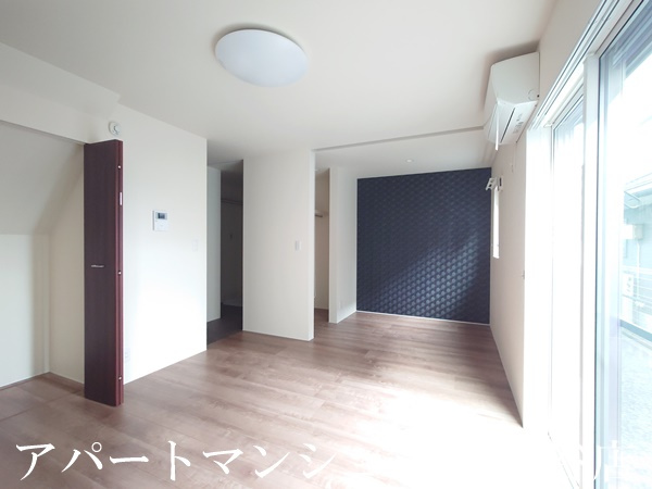 MAROON SQUARE（マルーン スクエア）の居間・リビング