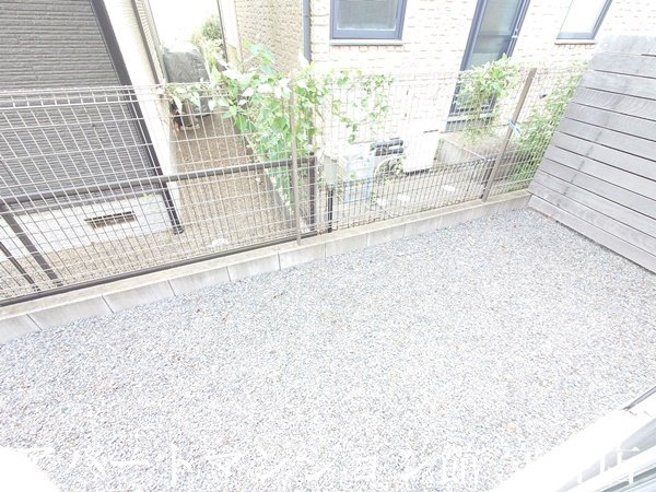 MAROON SQUARE（マルーン スクエア）の庭