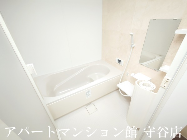 MAROON SQUARE（マルーン スクエア）の浴室