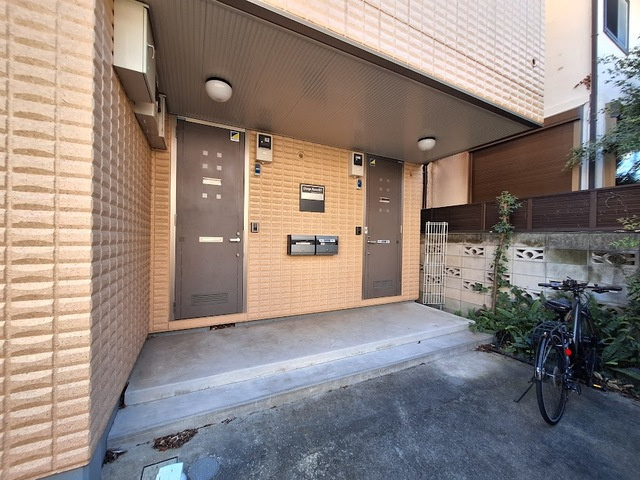 オレンジハウス目白のエントランス