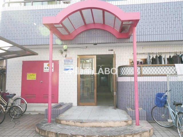 ウィン長居西のエントランス