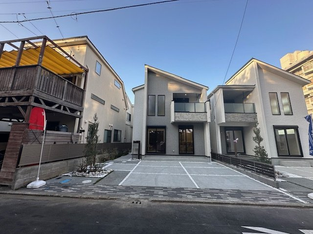 茅ヶ崎市浜須賀　新築戸建　全２棟の前面道路含む現地写真|現地外観
