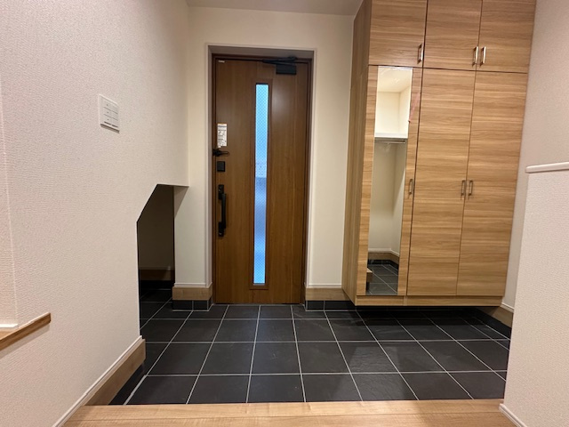 茅ヶ崎市浜須賀　新築戸建　全２棟の前面道路含む現地写真|9月18日撮影　建築中　現地外観