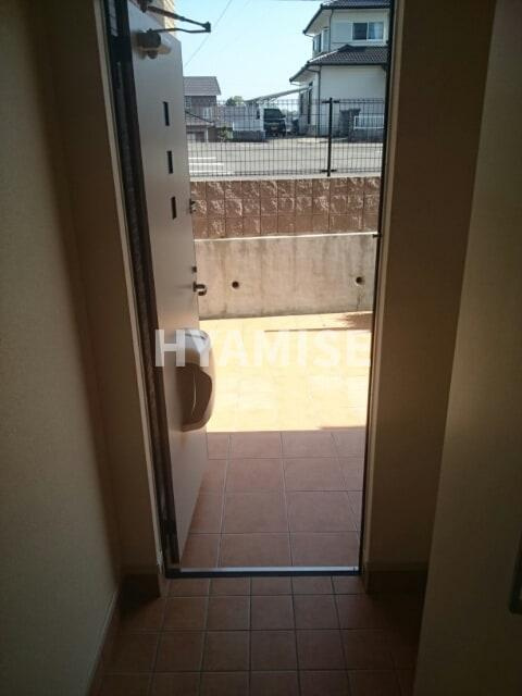 グリーンヒル三城弐番館Aの玄関