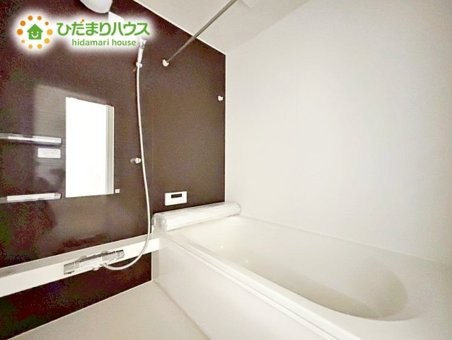 【浴室】 | 笠間市南友部1期　新築戸建　2号棟 | 広々１坪タイプの浴室！雨の日のお洗濯にも大活躍な浴室乾燥機付き
