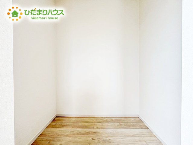 【収納】 | 笠間市南友部1期　新築戸建　2号棟 | 小物類から掃除機やシーズンオフの暖房器具といった大きいものまで1か所に収納できる、機能的な大容量クローゼット付き(^^♪光の影響を受けにくいので、物の保存に最適♪