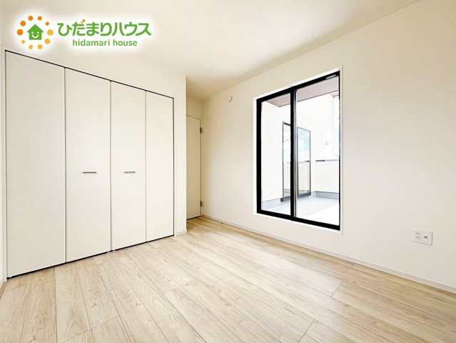 【洋室】 | 笠間市南友部1期　新築戸建　2号棟 | 夏場に心地良いひんやり感はフローリングならでは☆彡