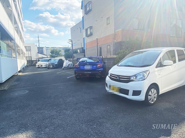 リリーズタウンの駐車場|敷地内駐車場完備☆