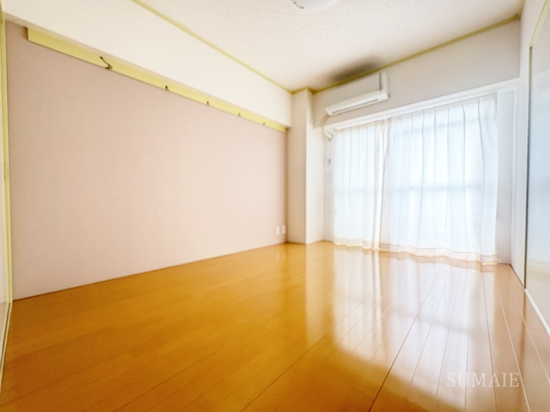 リリーズタウンの寝室|かわいいクロスのお部屋です☆