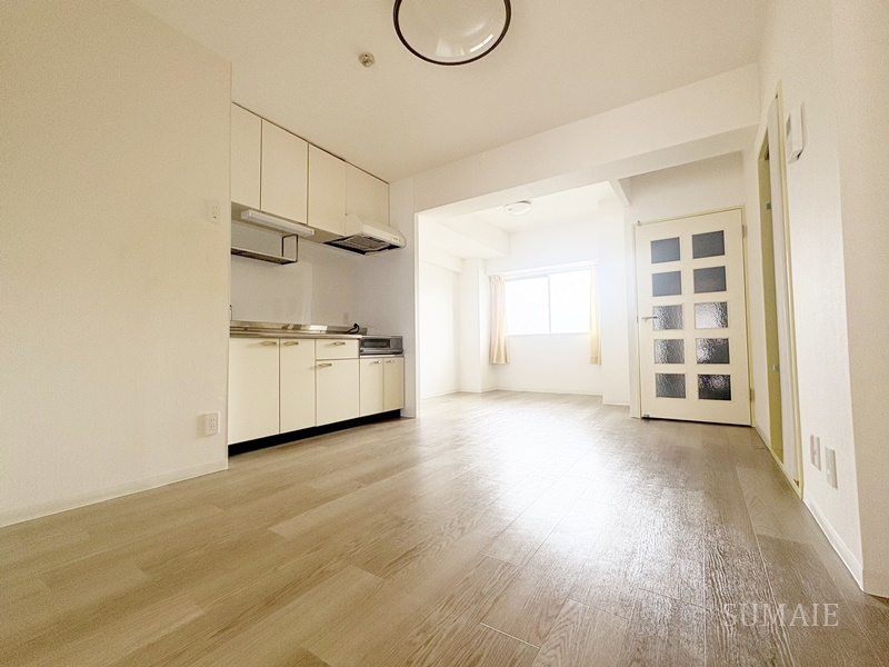 リリーズタウンのその他|明るいリビングです☆