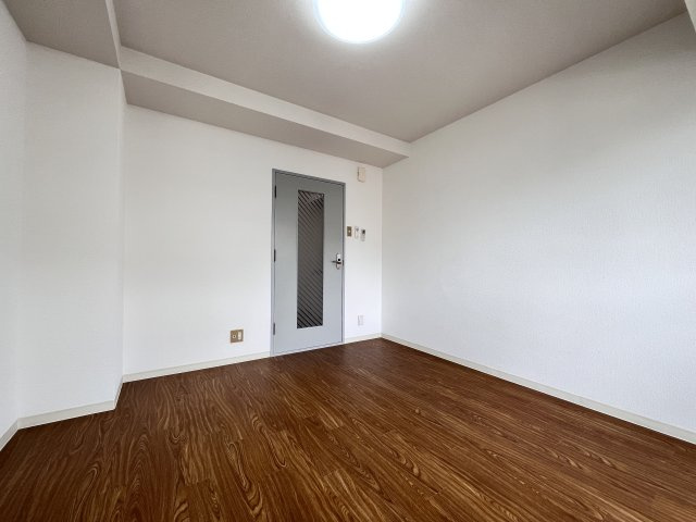 サンフラワー長居の洋室