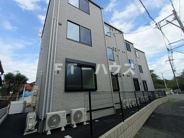 Crecia薬円台の外観