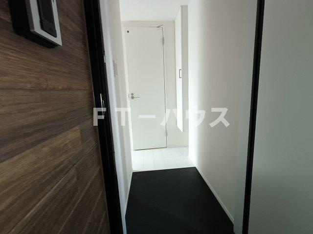 Crecia薬円台の玄関