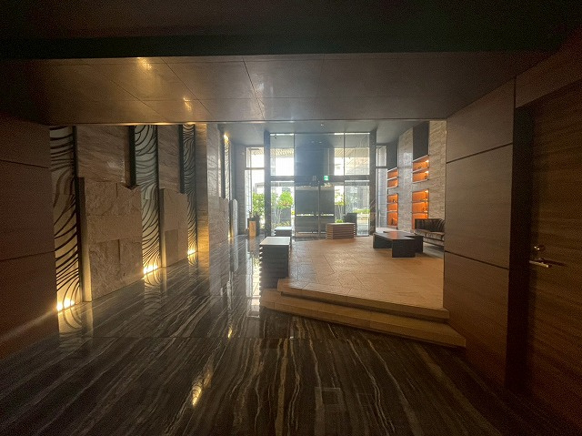 ゲートコート東三国のロビー