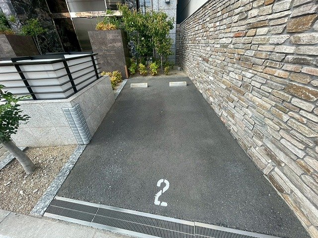 ゲートコート東三国の駐車場