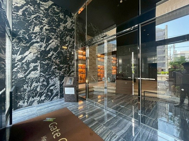 ゲートコート東三国のエントランス