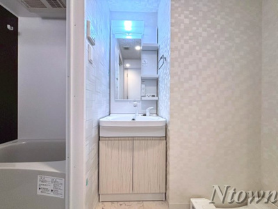 【独立洗面台】 | S-RESIDENCE浄心East | 朝の支度にも助かる、独立の洗髪洗面化粧台