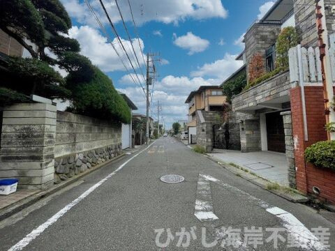 藤沢市鵠沼松が岡3丁目　中古戸建の前面道路含む現地写真|新規リフォーム完了！　現地外観
