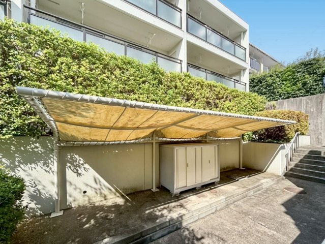 ライオンズマンション光ケ丘B棟の庭