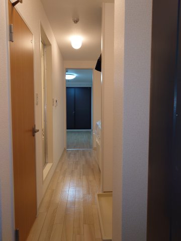 ボナール西宮の内装|明るい玄関です