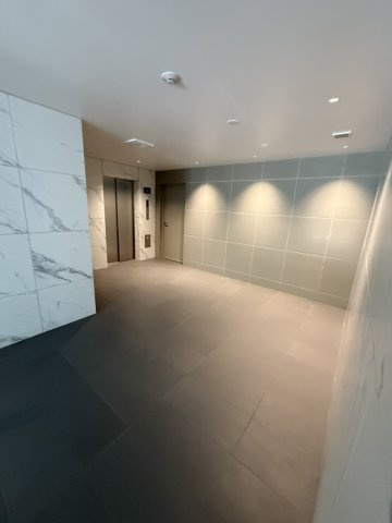 フィシオ飯田橋のエントランス