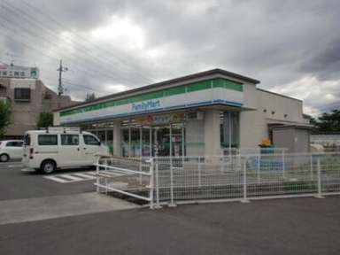 ファミリーマート　日…まで330m