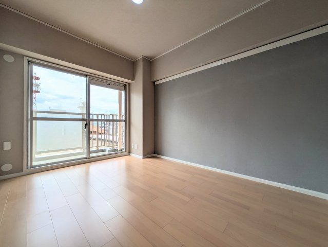 ユニハイム明石の洋室